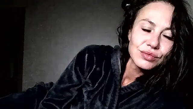 JulianaGold1 online show from July 11, 10:55 pm