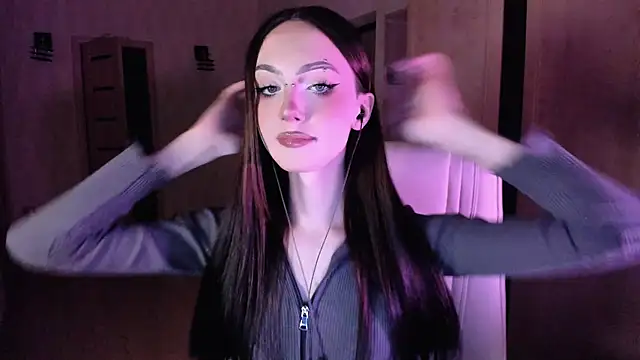 Snapshot of Alice__Aris chatting on October 2, 3:52 pm Alice  Aris online show from October 2, 3:52 pm