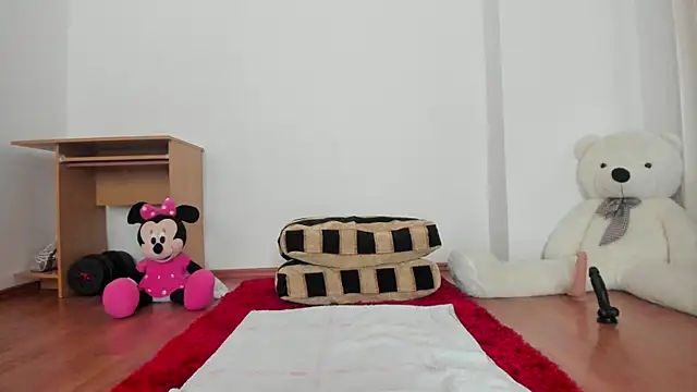 Snapshot of AnneQueen chatting on January 28, 8:57 am AnneQueen online show from January 28, 8:57 am