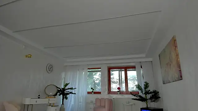 Snapshot of TiffanyHouston_ chatting on December 12, 6:36 am TiffanyHouston online show from December 12, 6:36 am