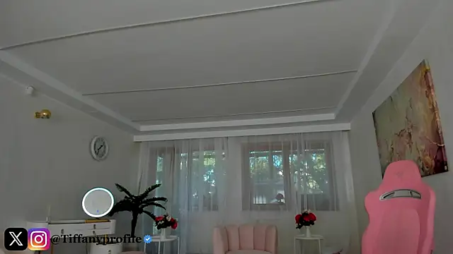 Snapshot of TiffanyHouston_ chatting on September 18, 6:15 am TiffanyHouston online show from September 18, 6:15 am