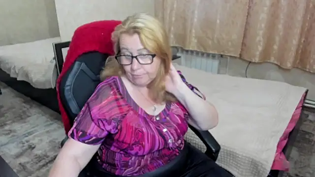 Frau Marta online show from June 5, 6:57 pm
