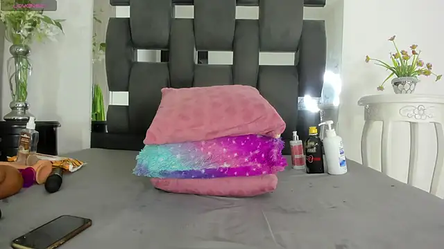 Snapshot of tanyyaa chatting on January 12, 4:18 pm tanyyaa online show from January 12, 4:18 pm