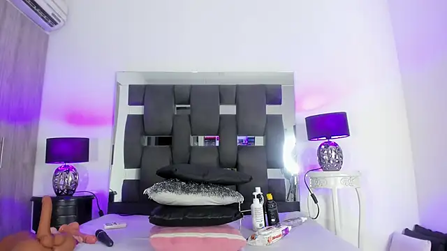 Snapshot of tanyyaa chatting on February 7, 5:20 am tanyyaa online show from February 7, 5:20 am