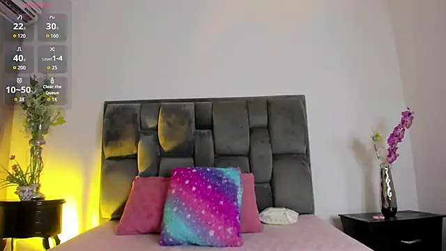 Snapshot of tanyyaa chatting on October 9, 11:25 pm tanyyaa online show from October 9, 11:25 pm