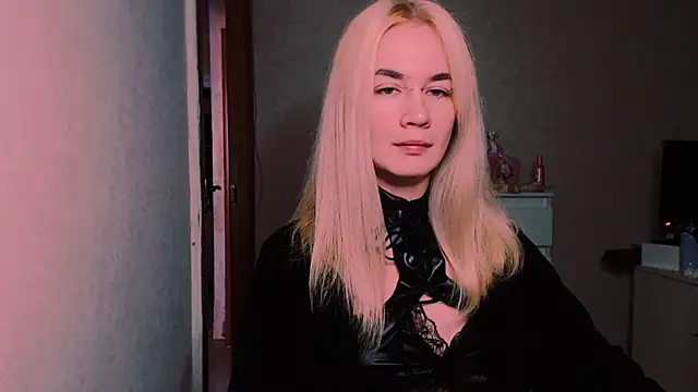 xxxcharismaaa online show from October 9, 3:04 am