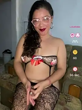 Snapshot of Vivi_Kvsh chatting on June 10, 7:40 am Vivi Kvsh online show from June 10, 7:40 am