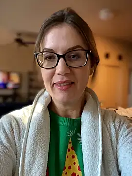 Snapshot of MaiseKnox chatting on December 14, 4:23 pm MaiseKnox online show from December 14, 4:23 pm