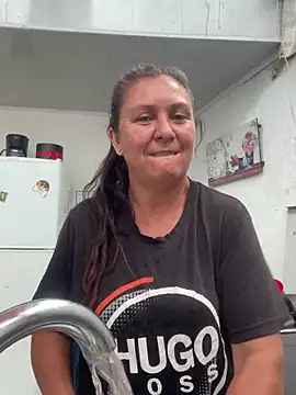 Snapshot of Sunshinee- chatting on December 21, 5:40 pm Sunshinee- online show from December 21, 5:40 pm