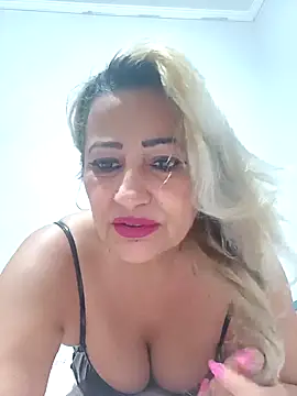 Snapshot of vivifernades chatting on November 7, 10:04 am vivifernades online show from November 7, 10:04 am