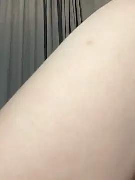 Snapshot of AnikaBest chatting on February 5, 2:40 am AnikaBest online show from February 5, 2:40 am