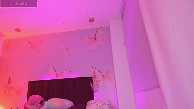 Snapshot of Vivi_prinncess chatting on September 21, 11:39 pm Vivi prinncess online show from September 21, 11:39 pm