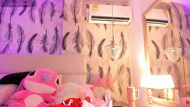 Snapshot of Vivi_prinncess chatting on November 2, 10:45 pm Vivi prinncess online show from November 2, 10:45 pm