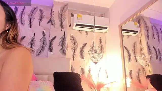 Snapshot of Vivi_prinncess chatting on November 10, 12:20 am Vivi prinncess online show from November 10, 12:20 am