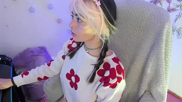 Snapshot of Sammysammy_ chatting on December 27, 8:56 am Sammysammy online show from December 27, 8:56 am