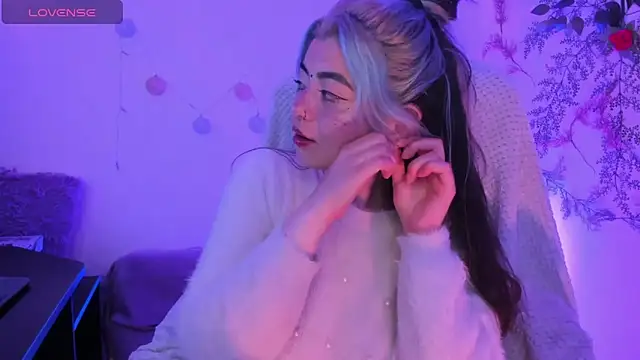 Snapshot of Sammysammy_ chatting on March 8, 5:59 am Sammysammy online show from March 8, 5:59 am