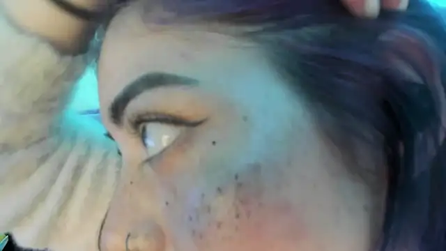 Snapshot of Sammysammy_ chatting on November 7, 7:19 am Sammysammy online show from November 7, 7:19 am