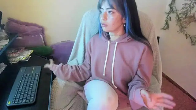 Snapshot of Sammysammy_ chatting on November 22, 8:35 am Sammysammy online show from November 22, 8:35 am