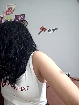 Snapshot of NinaSweet2 chatting on February 7, 3:32 am NinaSweet2 online show from February 7, 3:32 am