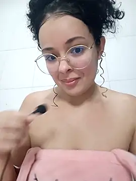 Snapshot of NinaSweet2 chatting on February 27, 4:12 am NinaSweet2 online show from February 27, 4:12 am