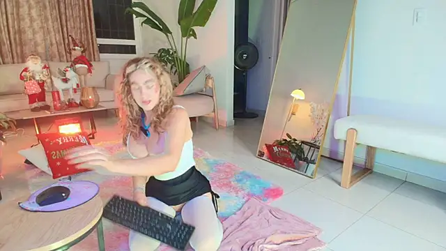 Snapshot of erotik_lady chatting on November 16, 12:16 am erotik lady online show from November 16, 12:16 am