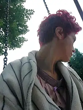 JoLeNe27 online show from June 15, 3:42 am