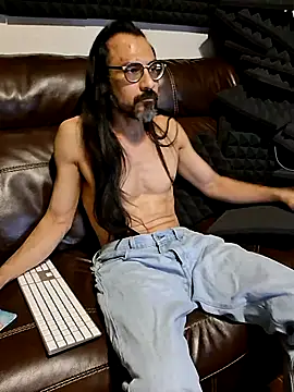 Youreherewithme online show from April 16, 9:39 pm