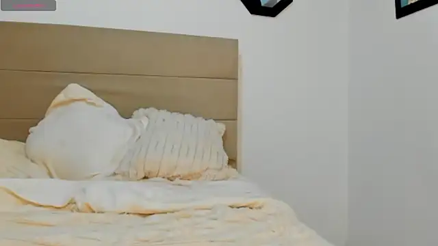 Snapshot of Dephne__ chatting on March 16, 4:45 pm Dephne online show from March 16, 4:45 pm