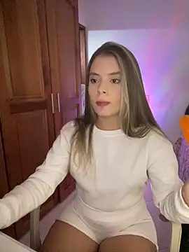 Snapshot of Miss_valeriaa chatting on March 19, 8:43 pm Miss valeriaa online show from March 19, 8:43 pm