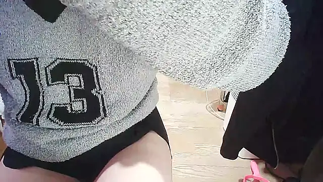 Snapshot of cindy01113520 chatting on February 19, 2:23 am cindy01113520 online show from February 19, 2:23 am