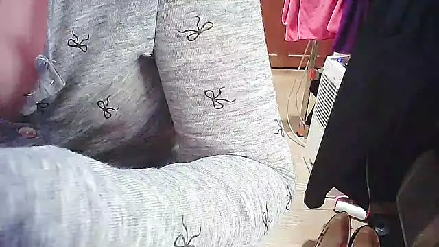 Snapshot of cindy01113520 chatting on February 20, 2:13 pm cindy01113520 online show from February 20, 2:13 pm