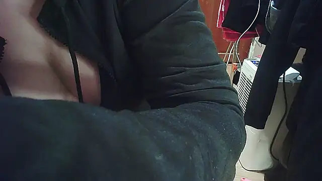 Snapshot of cindy01113520 chatting on March 5, 8:42 pm cindy01113520 online show from March 5, 8:42 pm