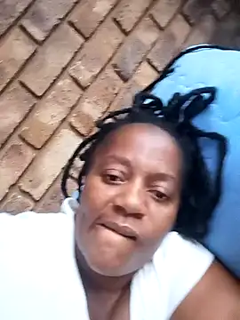 Snapshot of Galcraze chatting on February 10, 5:03 am Galcraze online show from February 10, 5:03 am