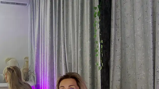 IsabelleEthan online show from May 15, 11:01 pm