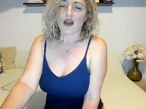 Jadore able online show from December 5, 2:42 am