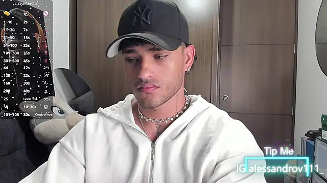 Snapshot of Alessandro_Vanni chatting on November 20, 2:23 am Alessandro Vanni online show from November 20, 2:23 am