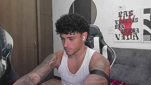 Alessandro Vanni online show from January 8, 11:40 pm