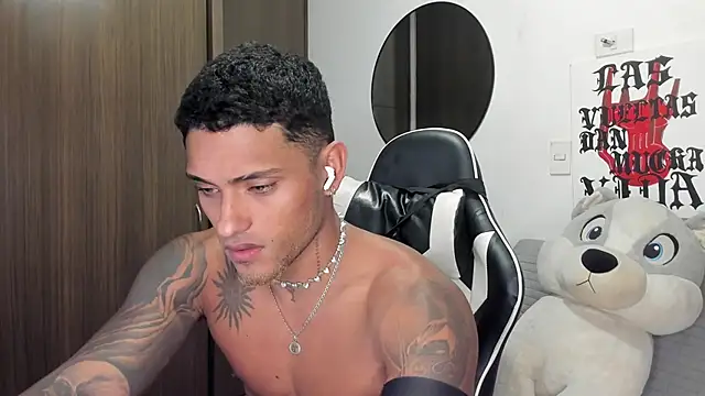 Alessandro Vanni online show from June 19, 12:15 am