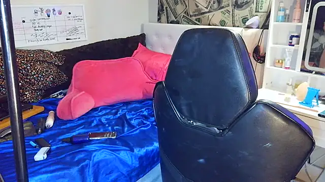 sugahfreeee online show from January 8, 8:05 am