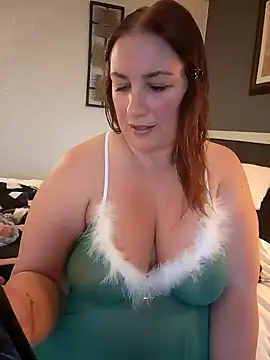 Snapshot of Canadian_BBW chatting on December 16, 10:03 pm Canadian BBW online show from December 16, 10:03 pm