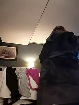 Snapshot of Canadian_BBW chatting on January 2, 4:46 pm Canadian BBW online show from January 2, 4:46 pm