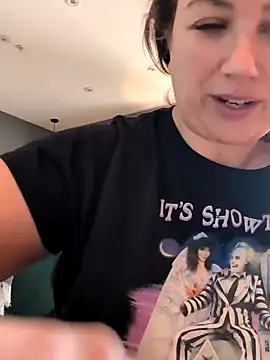 Snapshot of Canadian_BBW chatting on January 28, 5:35 pm Canadian BBW online show from January 28, 5:35 pm