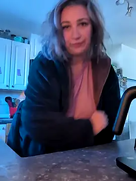 Canadian BBW online show from February 8, 10:35 pm