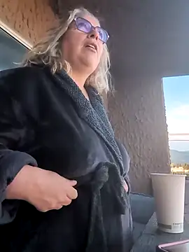 Canadian BBW online show from June 6, 1:05 pm