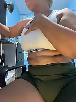 Snapshot of maymercy chatting on November 13, 3:55 pm maymercy online show from November 13, 3:55 pm