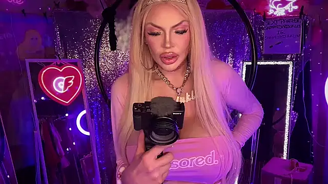 bimbotwerkqueen online show from March 16, 6:20 am