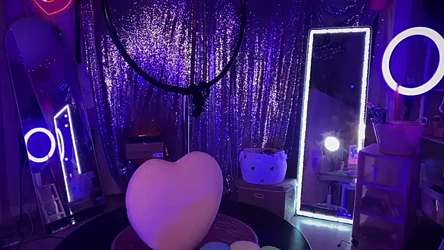 bimbotwerkqueen online show from September 20, 2:23 am