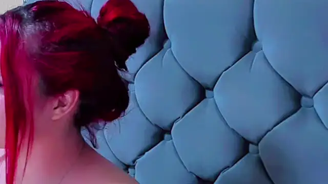 Imannejulienne online show from March 9, 11:31 pm