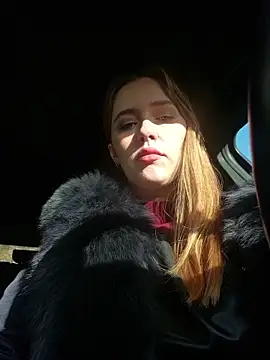 PrettieKate online show from March 1, 1:02 pm