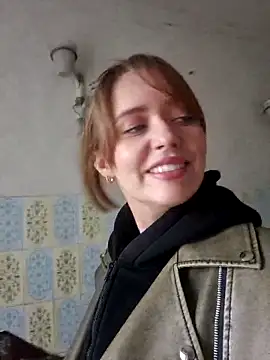 PrettieKate online show from April 8, 11:54 am